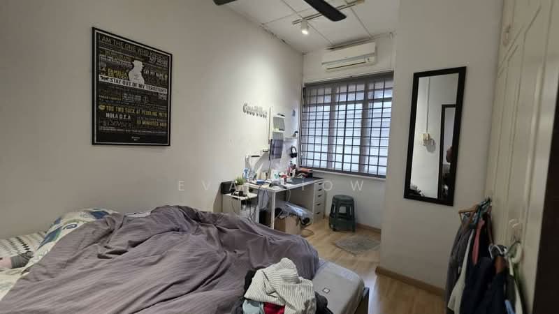 2-storey Terraced House for Sale in Taman Perling (Perling) - Eva Siow - Bedroom - PropertyGuru.com.my