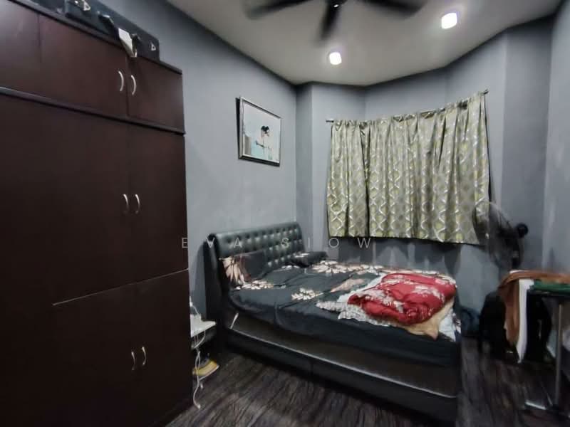 2-storey Terraced House for Sale in Taman Kempas Indah (Tebrau) - Eva Siow - Bedroom - PropertyGuru.com.my