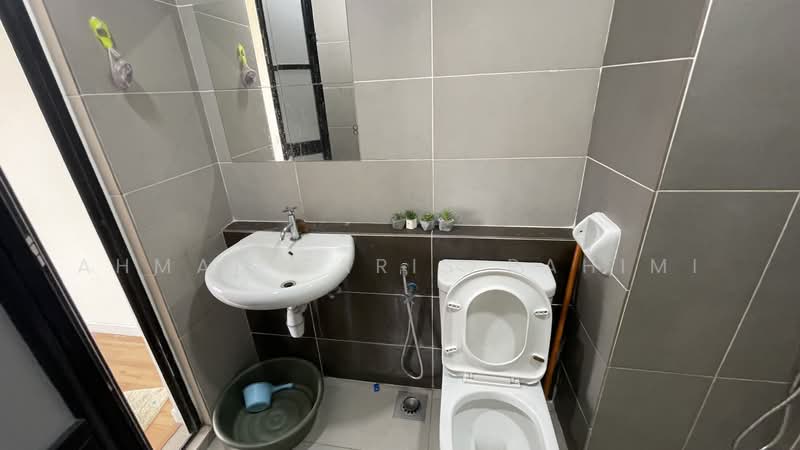 Service Residence for Rent at Suria Residence - AHMAD FARIS RAHIMI - Bathroom - PropertyGuru.com.my