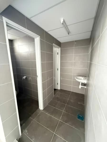 Factory for Rent in Kulai (Johor) - Pauline Ng - Bathroom - PropertyGuru.com.my