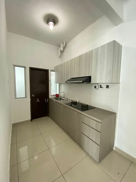 Servis Apartment untuk Disewa di SuriaMas Suites - Pauline Ng - Kitchen - PropertyGuru.com.my