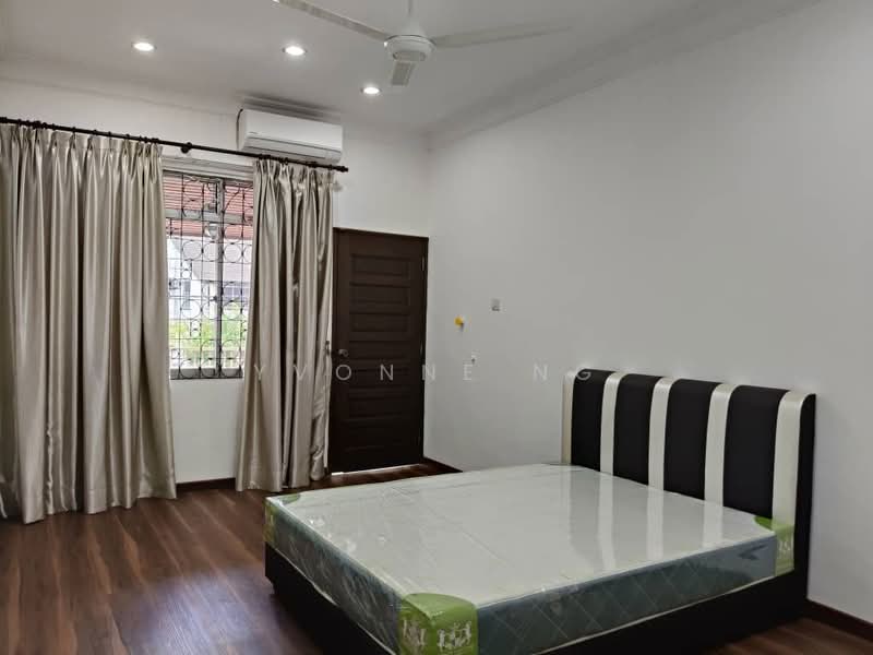 Rumah Teres 2 Tingkat untuk Disewa di Taman Pelangi (Johor Bahru) - Yvonne Ng - Bedroom - PropertyGuru.com.my