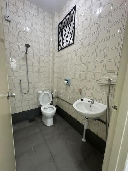 Semi-Detached House for Sale in Kampung Bahru (Johor Bahru) - Josephine Yew - Bathroom - PropertyGuru.com.my