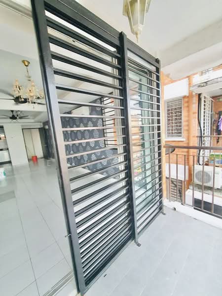 Apartment for Rent at Alam Budiman (Sri Budiman) - Erin Yusof - Balcony - PropertyGuru.com.my