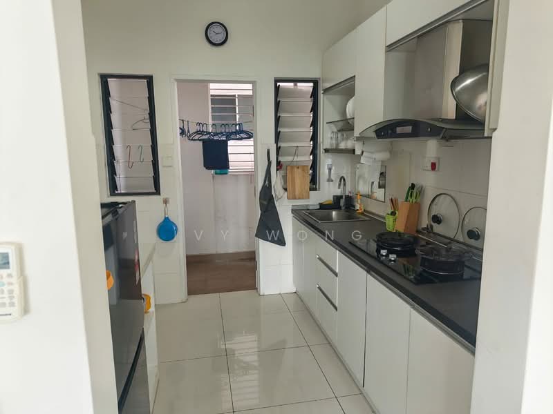 Servis Apartment untuk Disewa di 8 Kinrara - Ivy Wong - Kitchen - PropertyGuru.com.my