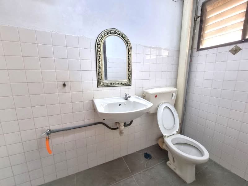 2-storey Terraced House for Sale in Segambut (Kuala Lumpur) - Erin Yusof - Bathroom - PropertyGuru.com.my