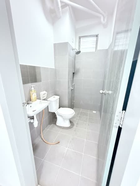 Pangsapuri untuk Dijual di Pangsapuri Enesta Desa Aman - Hasnizam . - Bathroom - PropertyGuru.com.my