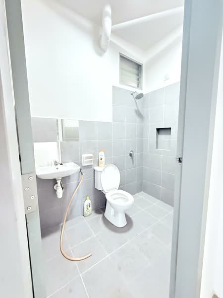 Pangsapuri untuk Dijual di Pangsapuri Enesta Desa Aman - Hasnizam . - Bathroom - PropertyGuru.com.my
