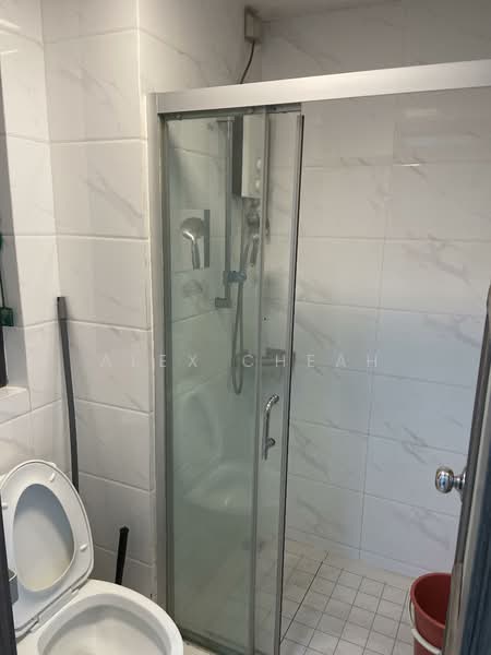 Apartment for Rent at Starview Bay @ Forest City - Alex Cheah - Bathroom - PropertyGuru.com.my