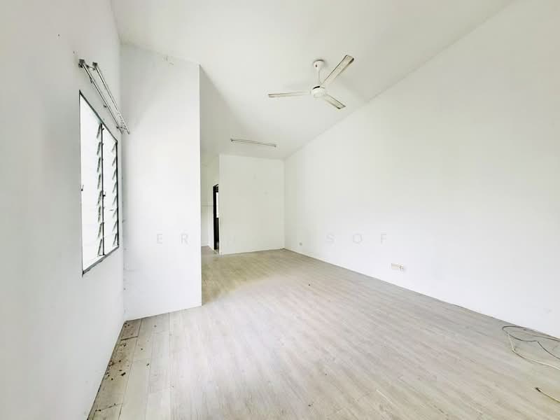1-storey Terraced House for Sale in Taman Selayang Mutiara (Selayang) - Erin Yusof - PropertyGuru.com.my
