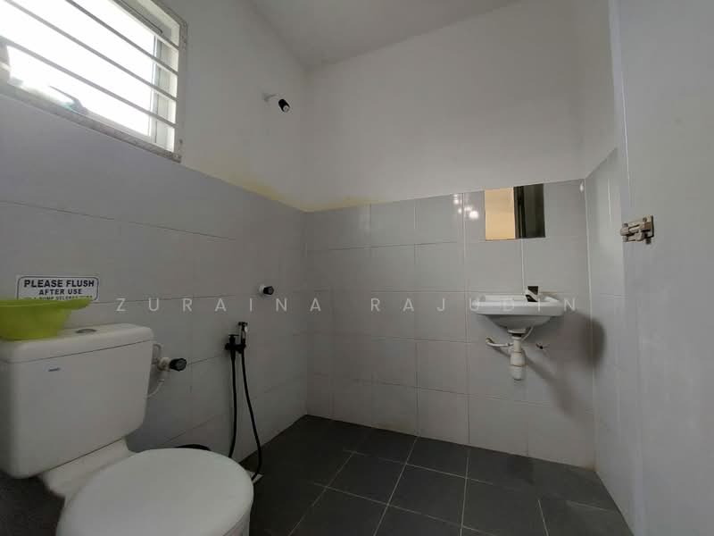 Rumah Teres 2 Tingkat untuk Disewa di Kuala Selangor (Selangor) - Zuraina Rajudin - Bathroom - PropertyGuru.com.my