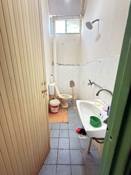 Kedai untuk Dijual di Taman Kuala Bekah (Penaga) - Hasnizam . - Bathroom - PropertyGuru.com.my
