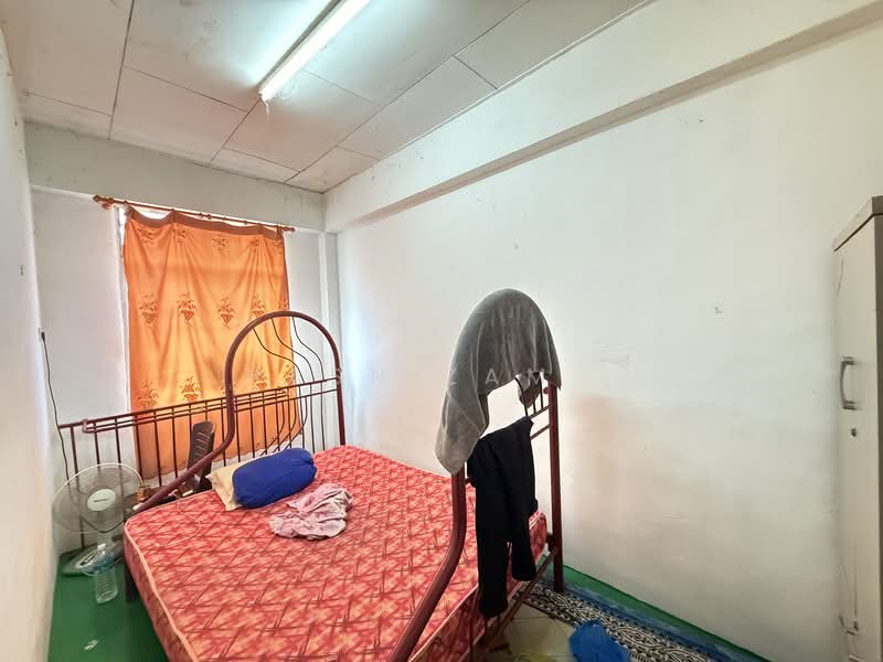 Kedai untuk Dijual di Taman Kuala Bekah (Penaga) - Hasnizam . - Bedroom - PropertyGuru.com.my