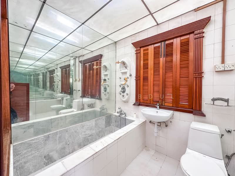 Bungalow for Sale in Seputeh (Kuala Lumpur) - Aisyah Abdul Manap - Bathroom - PropertyGuru.com.my