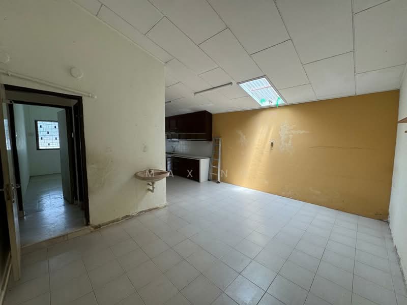 1-storey Terraced House for Sale in Tanjung Bungah (Penang) - Max Ng - Kitchen - PropertyGuru.com.my