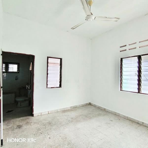 Semi-Detached House for Sale in Seremban (Negeri Sembilan) - Muhammed Nazri bin Mustapha - Bathroom - PropertyGuru.com.my