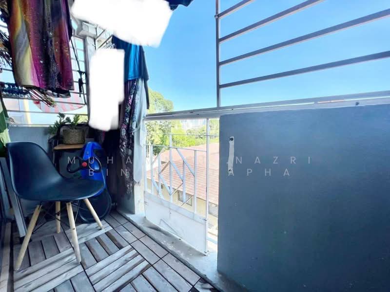 Pangsapuri untuk Dijual di Pangsapuri Cemara - Muhammed Nazri bin Mustapha - Balcony - PropertyGuru.com.my