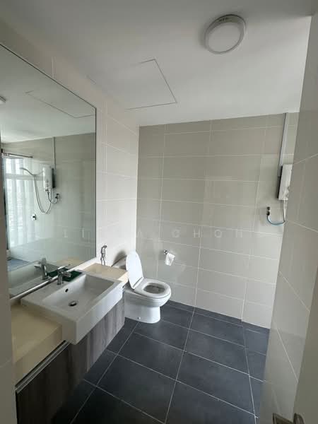 Servis Apartment untuk Dijual di Southkey Mosaic - Elissa Chong - Bathroom - PropertyGuru.com.my