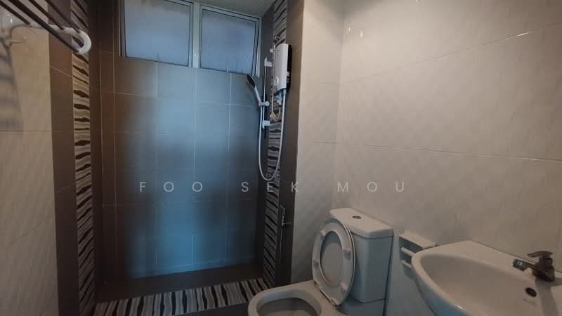 Condominium for Rent at The Zest @ Kinrara 9 - Foo Sek Mou - Bathroom - PropertyGuru.com.my