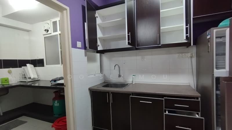 Condominium for Rent at The Zest @ Kinrara 9 - Foo Sek Mou - Kitchen - PropertyGuru.com.my