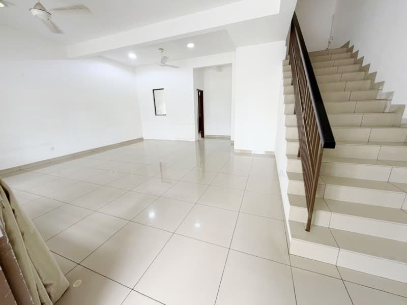 2-storey Terraced House for Sale in Taman Pelangi Indah (Ulu Tiram) - Merry Chua - Living Room - PropertyGuru.com.my