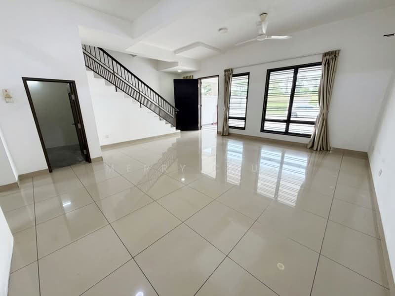 2-storey Terraced House for Sale in Taman Pelangi Indah (Ulu Tiram) - Merry Chua - Living Room - PropertyGuru.com.my