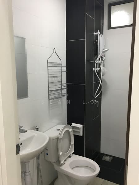 Servis Apartment untuk Dijual di Seasons Garden Residences - Sean Lo - Bathroom - PropertyGuru.com.my