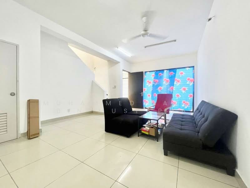 Terraced House for Sale in Bandar Mahkota Banting (Tanjong Duabelas) - Muhammed Nazri bin Mustapha - Living Room - PropertyGuru.com.my