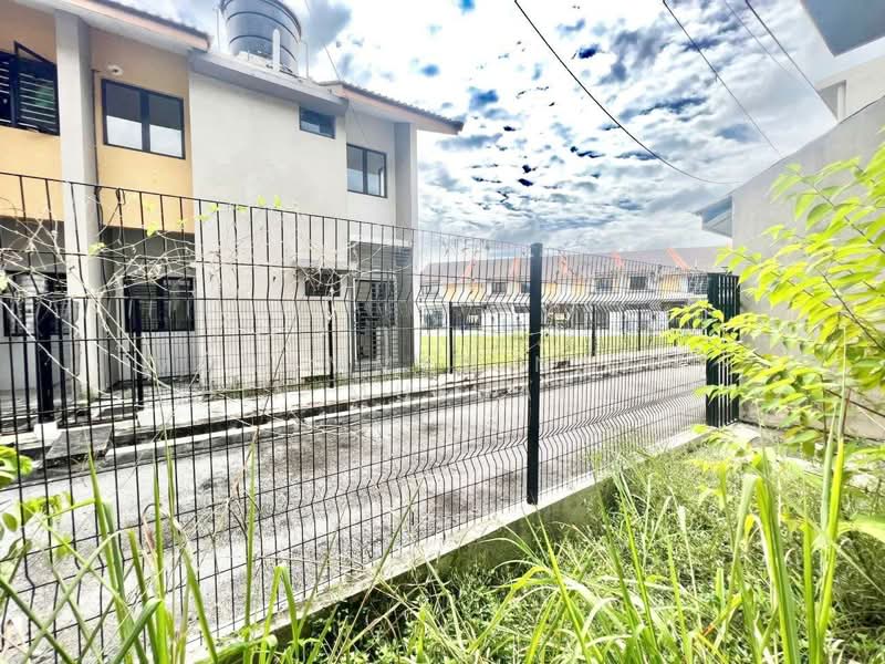 Terraced House for Sale in Bandar Mahkota Banting (Tanjong Duabelas) - Muhammed Nazri bin Mustapha - Exterior - PropertyGuru.com.my
