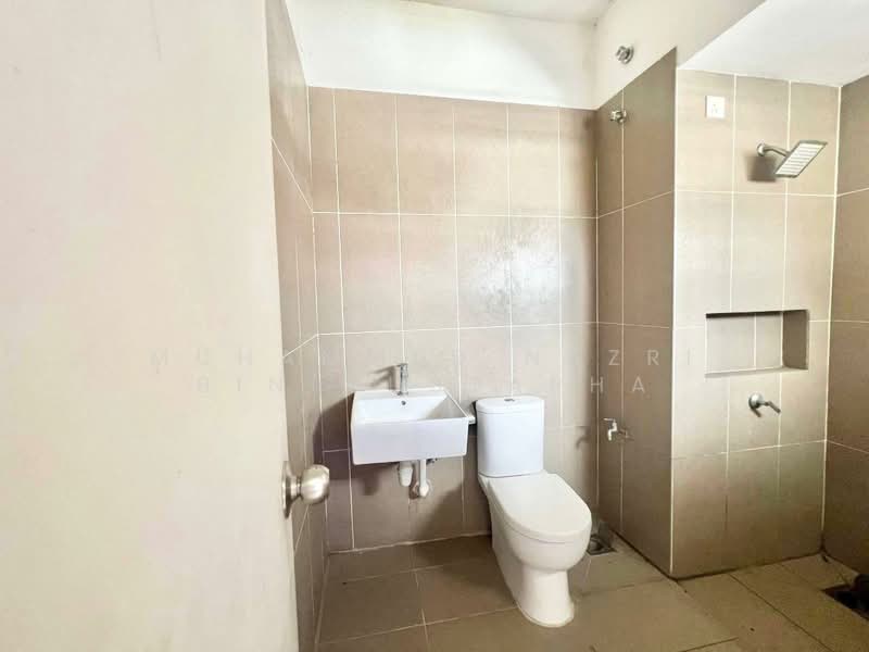 Terraced House for Sale in Bandar Mahkota Banting (Tanjong Duabelas) - Muhammed Nazri bin Mustapha - Bathroom - PropertyGuru.com.my