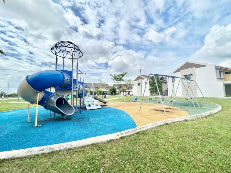 Terraced House for Sale in Bandar Mahkota Banting (Tanjong Duabelas) - Muhammed Nazri bin Mustapha - Exterior - PropertyGuru.com.my