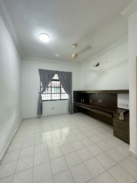 Semi-Detached House for Sale in Taman Pelangi Indah (Ulu Tiram) - Alan Chew - Study - PropertyGuru.com.my