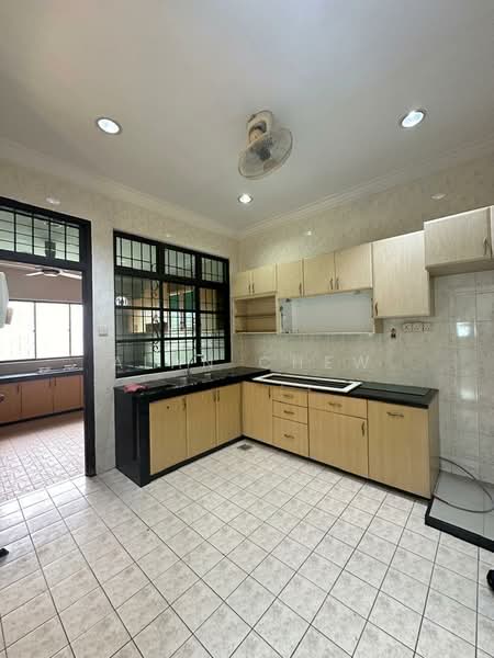 Semi-Detached House for Sale in Taman Pelangi Indah (Ulu Tiram) - Alan Chew - Kitchen - PropertyGuru.com.my