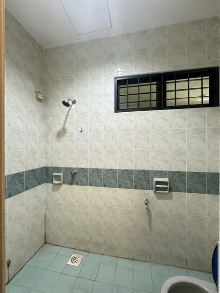 Semi-Detached House for Sale in Taman Pelangi Indah (Ulu Tiram) - Alan Chew - Bathroom - PropertyGuru.com.my