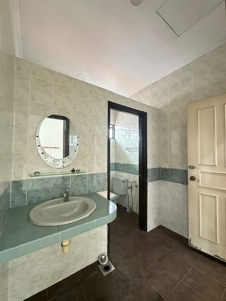 Semi-Detached House for Sale in Taman Pelangi Indah (Ulu Tiram) - Alan Chew - Bathroom - PropertyGuru.com.my
