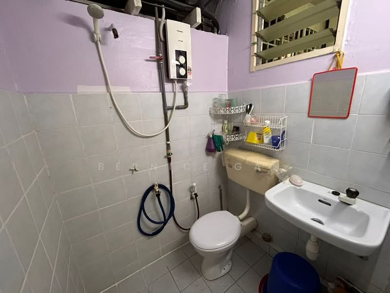 Rumah Flat untuk Dijual di Sri Lanang - Bernice Gan - Bathroom - PropertyGuru.com.my