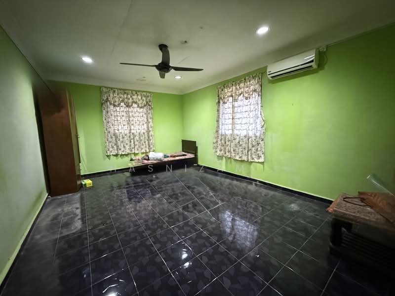 1-storey Terraced House for Sale in Taman Desa Budiman (Sungai Lalang) - Hasnizam . - Bedroom - PropertyGuru.com.my