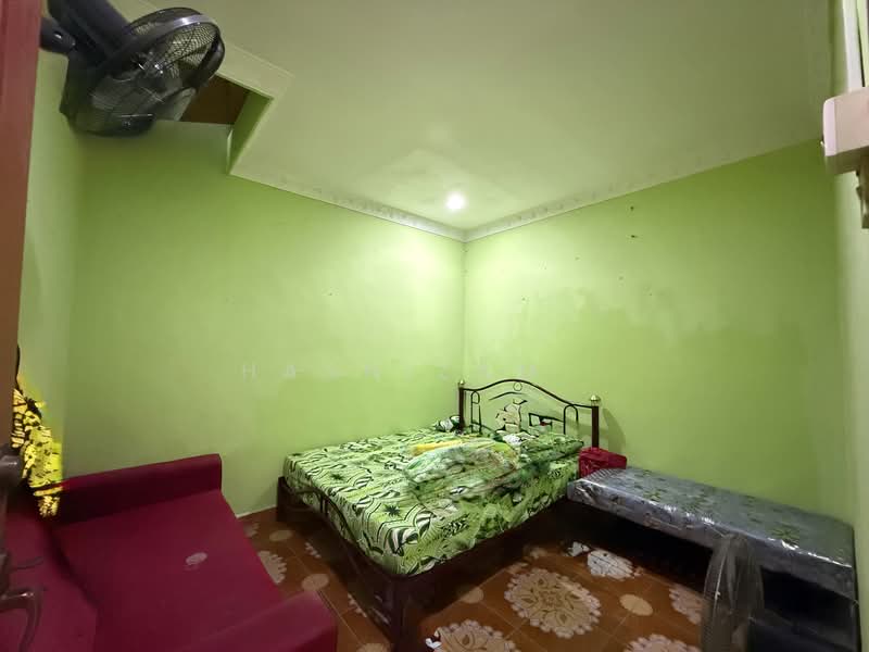 1-storey Terraced House for Sale in Taman Desa Budiman (Sungai Lalang) - Hasnizam . - Bedroom - PropertyGuru.com.my