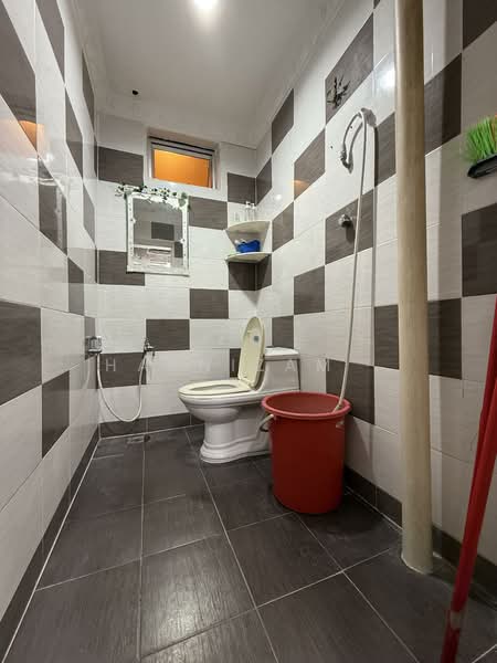 1-storey Terraced House for Sale in Taman Desa Budiman (Sungai Lalang) - Hasnizam . - Bathroom - PropertyGuru.com.my