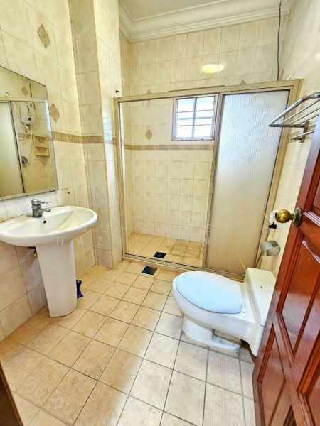 Rumah Berkembar untuk Dijual di Seksyen 9 (Shah Alam) - Muhammed Nazri bin Mustapha - Bathroom - PropertyGuru.com.my
