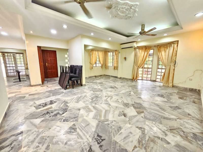 Rumah Berkembar untuk Dijual di Seksyen 9 (Shah Alam) - Muhammed Nazri bin Mustapha - Living Room - PropertyGuru.com.my