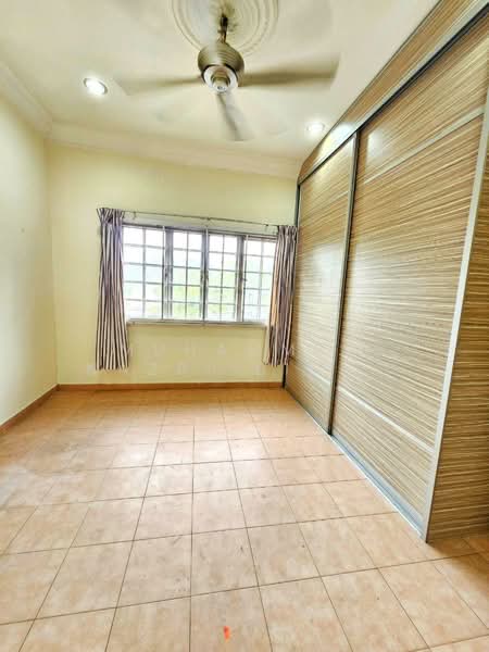 Rumah Berkembar untuk Dijual di Seksyen 9 (Shah Alam) - Muhammed Nazri bin Mustapha - Bedroom - PropertyGuru.com.my