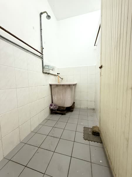 1-storey Terraced House for Sale in Taman Kelisa Ria (Sungai Petani) - Hasnizam . - Bathroom - PropertyGuru.com.my