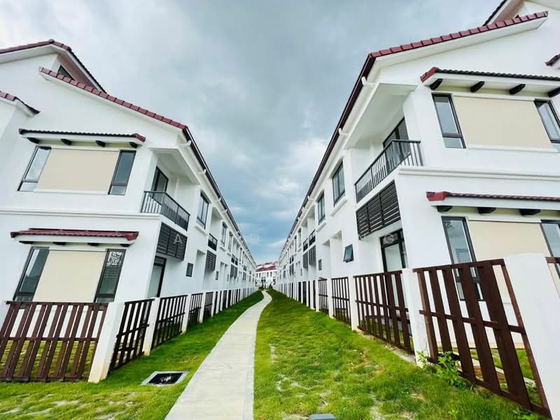 Rumah Teres 2 Tingkat untuk Dijual di Cyberjaya (Selangor) - Jared Wong - Exterior - PropertyGuru.com.my