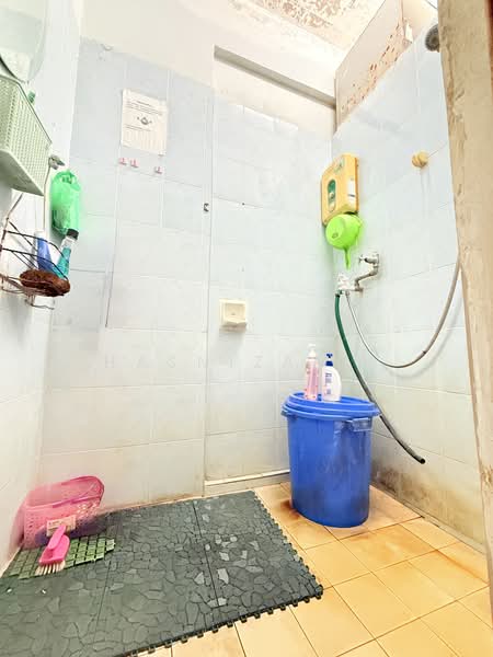 Apartment for Sale at Seri Nibung - Hasnizam . - Bathroom - PropertyGuru.com.my