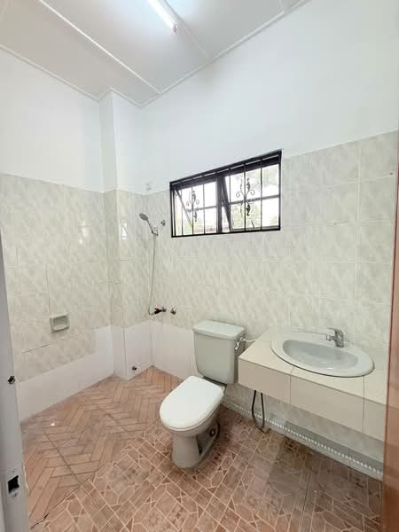 Rumah Teres 2 Tingkat untuk Dijual di Taman Desa Tebrau (Tebrau) - Annie Chai - Bathroom - PropertyGuru.com.my