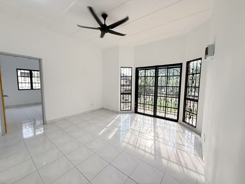 Rumah Teres 2 Tingkat untuk Dijual di Taman Desa Tebrau (Tebrau) - Annie Chai - Living Room - PropertyGuru.com.my