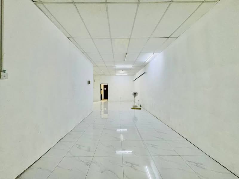 Kedai untuk Dijual di Bandar Seri Putra (Bangi) - Zehan Zaki - Interior - PropertyGuru.com.my