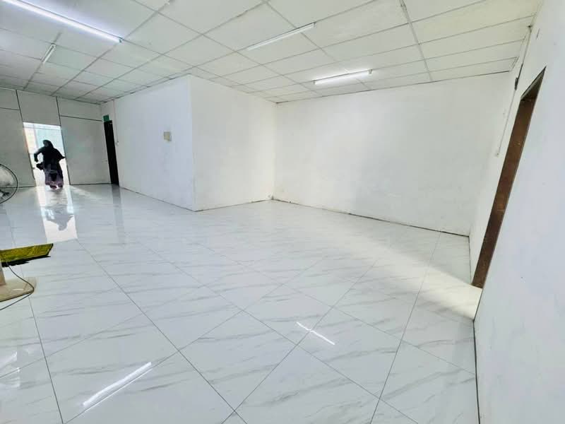 Kedai untuk Dijual di Bandar Seri Putra (Bangi) - Zehan Zaki - Interior - PropertyGuru.com.my