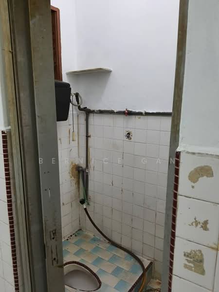 2-storey Terraced House for Sale in Taman Johor Jaya (Johor Bahru) - Bernice Gan - Bathroom - PropertyGuru.com.my